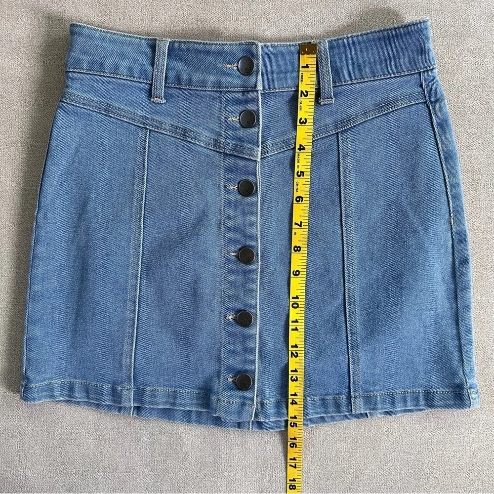 RSQ Denim Skirt. Size 7/28.